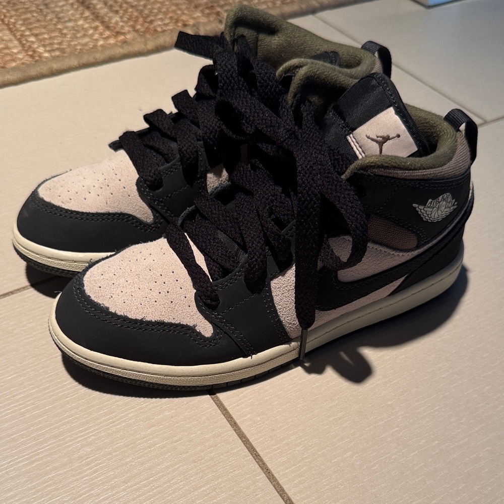 Jordan Kids High-Top Sneakers in Black and Cream with Olive Accents Size 2.5
